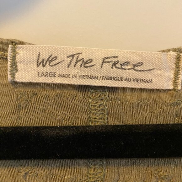 Free People - We the People LIght weight Top - Picture 2 of 6